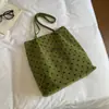 Bolsa tote de bolinhas de grande capacidade, novo estilo 2026, bolsa de ombro moderna e estilosa, perfeita para passeios e para o dia a dia.