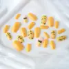 Peças de Nail Art Mais Vendidas Transfronteiriças, Estilo Fresco de Verão, Flores Amarelas Pequenas de Limão, Unhas Postiças Quadradas de Comprimento Médio Atacado