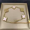 Comercio Exterior Venta Caliente Pulsera de Acero de Titanio con Incrustaciones de Diamantes Trébol de Cuatro Hojas Doble Cara Lujo Ligero Sensación de Alta Gama Joyería Popular de Nicho para Mujeres Fabricante