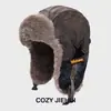 Sombrero Lei Feng cálido de moda invernal con estampado de estrellas para hombre, forrado de felpa y engrosado, con protección para las orejas, adecuado para ciclismo al aire libre y sombrero de felpa a prueba de viento