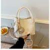 2026 Nuevo Bolso Elegante y con Estilo Tipo Cubo de Gran Capacidad, Bolso Cruzado de Moda con un Toque Nicho de Alta Gama para Mujeres