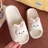 Chinelos de Verão Femininos com Solado Grosso e Decorações para Calçados DIY, Duráveis para Banheiro e Casa, Sandálias Antiderrapantes para Casal, Desenho Animado, Moda Indoor