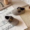Zapatos Peludos Zapatos de Mujer Otoño e Invierno Ropa de Abrigo Zapatos de un Solo Color Nuevo Estilo 2026 Zapatos Planos Mocasines Zapatos de Algodón Cálidos con Terciopelo Zapatos Casuales