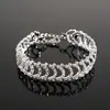 Pulsera Redonda Hueca Incrustada con Diamantes con Diseño Personalizado, Pulsera Exquisita y de Moda, Lujo Ligero, Sensación de Alta Gama, Joyería de Mano Elegante al por Mayor