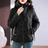 Chaqueta corta acolchada de algodón para mujer 2024 nueva moda de cara brillante estilo occidental delgada con capucha acolchada de algodón chaqueta acolchada de algodón para mujer abrigo