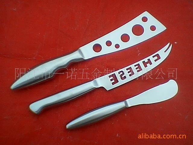F-013空心柄比萨刀,奶油刀上长26CM,宽4.4CM.五