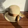 Chapéu de Pescador Handmade Estilo Hepburn com Aba Enrolada e Cauda de Andorinha para Mulheres, Chapéu de Palha para Proteção Solar de Verão com Laço de Pérola e Fita, Chapéu Bucket Tendência