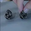 Pendientes Elegantes y Sofisticados Negros Completamente Incrustados con Diamantes en Forma de Lágrima para Mujer, Diseño de Nicho, Pendientes Sencillos de Cesta de Flores, Accesorios Personalizados para Orejas