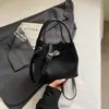 Acessório de Escritório Super Popular Bolsa Tote Pequena para Mulheres, Novo Modelo de Verão 2026, Bolsa de Ombro Transversal de Balde de Alta Qualidade para o Dia a Dia