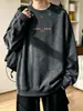 Sudadera pesada de cuello redondo bordada con acabado lavado a la arena para hombre, top interior retro de otoño de corte holgado, chaqueta moderna sin capucha para adolescentes