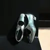 Nuevos Zapatos de Otoño 2026 Estilo Coreano Superficie Suave Punta Cuadrada Correa Única Tacón Medio Versátiles para el Trabajo Diario para Mujer