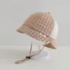 Sombrero de Pescador a Cuadros para Bebé Estilo Verano Delgado Unisex Protección Solar para Bebé Gorra con Sombra Malla Transpirable Sombrero de Cubo Lindo Versátil