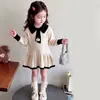 Vestido de Tricô Estilo Academia para Meninas Primavera e Outono Novo Estilo Vestido Estiloso para Bebê Menina Vestido Plissado de Lã Infantil