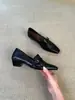Zapatos de salón bajos de punta cuadrada estilo francés old money para mujer, nuevo modelo otoño 2026, cómodos y versátiles zapatos negros para ir al trabajo, estilo popular