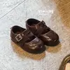 Novos Sapatos de Couro Infantis Outono 2026 Estilo Francês Retrô Fivela de Cinto Sapatilhas Rasas Estilo Ballet para Meninas