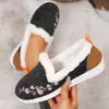Sapatos de Inverno Novos de Grande Tamanho Bordados em Veludo de Cano Baixo para Mulheres Sapatos Planos de Algodão Bordados com Combinação de Cores em Camurça