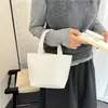 Bolso de Mano de Gran Capacidad para Mujer Directo de Fábrica Otoño/Invierno 2026 Nuevo PU Color Sólido Simple para el Hombro