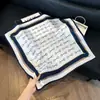 Pañuelo de Seda 70 Cuadrado Moda Coreana de Alta Gama Versátil Profesional Seda Sintética Pequeño Pañuelo de Cuello Estampado Retro Pañuelo de Seda para Mujer