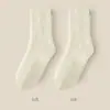 Calcetines de Terciopelo de Visón para Mujer, de Media Pantorrilla, Otoño e Invierno, Forrados de Felpa, Gruesos, Esponjosos, Negros y Blancos, Calcetines para Dormir Postparto