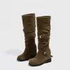 Botas Longas de Camurça Estilosas Retrô com Bico Redondo Botas de Cowboy Ocidentais 2026 Botas Femininas de Salto Alto Botas Longas de Salto Grosso Outono/Inverno