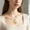Suministro exclusivo transfronterizo de Amazon de collares con colgante de mariposa de acero inoxidable esmaltado, joyería colorida con goteo de aceite de la fábrica de origen