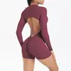 Mono de yoga con espalda hueca, traje de yoga de una pieza de manga larga y shorts para fitness deportivo de alta intensidad, secado rápido dopamina