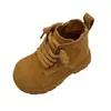 Botas estilo Martin infantil coreanas, nova coleção outono/inverno 2026, botas unissex de cano médio com zíper lateral, botas amarelas de camurça para bebê