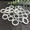 La Sala de Transmisión en Vivo se Especializa en Suministrar Anillos de Jade de Tianshan de Xinjiang. Anillos de Oro, Seda, Jade Blanco Luna de Fábrica al por Mayor