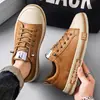 Zapatos de Hombre 2026 Otoño Nueva Llegada Slip-on Casuales de Cuero Zapatos Perezosos para Hombre de Moda Resistentes al Desgaste Antideslizantes Versátiles Zapatos de Tabla