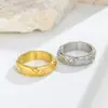 Anillo de pulsera de acero de titanio con personalidad de moda con diseño europeo y americano en relieve de sol y luna, anillo de temperamento para mujer en stock, no se decolora