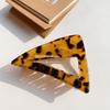 Pinza para el pelo elegante con estampado de leopardo que combina con todo, estilo coreano, elegante pinza para el pelo de acetato con forma de triángulo hueco, horquilla para la parte trasera de la cabeza, tocado con garra