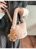 Mini Bolso de Felpa de Alta Gama Transfronterizo para Mujer Otoño e Invierno 2025 Nuevo Popular Bolso Cubo Cruzado de Mano de Felpa
