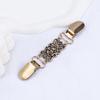 Pinza para chal estilo retro europeo y americano, para suéter, con hebilla de toalla de seda con incrustaciones de diamantes, para mujer, broche antiluz, para cuello, bufanda, accesorios de aleación