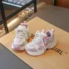 Zapatos Deportivos Infantiles de Suela Blanda 2026 Nuevas Llegadas Primavera/Verano Zapatos Casuales Transpirables de Malla para Niños Zapatos Cómodos Tipo "Dad Shoes" para Niñas Modernos