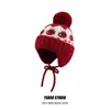 Chapéu Novo Estilo Fair Isle Chapéu de Lã Feminino Inverno Xadrez e Quente Proteção para Orelhas de Maçã Chapéu de Tricô Revelando o Rosto Pequeno Chapéu para Frio
