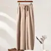 90 unidades de alta contagem, lã fina e macia, bainha enrolada, versão chique de perna larga, esconde imperfeições e afina, calça comprida que valoriza o corpo, temperamento de outono e inverno
