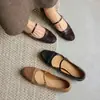 Disponível em Vários Tamanhos, Sapatos Mary Jane Versáteis com Patchwork de Couro Colorido, Coleção Primavera 2026, Salto Baixo Bloco, Bico Arredondado, Sapatilhas Femininas de Couro Genuíno