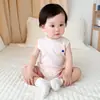 Ropa de Bebé de Seda Verano Romper Triangular Delgado con Tirantes de Camelia Mono Unisex Chaleco para Bebé