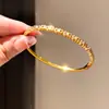 Pulseira de Aço Inoxidável com Fecho Redondo Flor de Zircônia, Pulseira de Luxo Leve de Alta Qualidade, Joia de Mão Personalizada da Moda Europeia e Americana Atacado