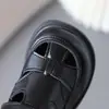 Sandálias de Couro Infantis Modelo Novo 2026, Sapatos Casuais Vazados da Moda para Meninos, Sapatos Macios Antiderrapantes para Crianças Pequenas
