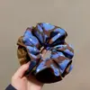 Scrunchie Retro Azul Estampado Color-Blocking da Moda para Mulheres, Prendedor de Cabelo Plissado Elegante de Camada Dupla de Alta Qualidade