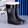 Zapatos de agua para hombre extra grandes de protección laboral, botas de lluvia cálidas para mujer para cocina, pesca, impermeables con forro polar hasta la pantorrilla, botas de lluvia de caña alta, zapatos de goma