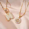 Colar Novo de Pirulito de Rocha Cravejado de Diamante para Jardim de Infância, 26 Letras, Camada Dupla, Cobre Inserido com Zircônio, Banhado a Ouro Real, Corrente de Caixa Redonda com 26 Letras