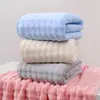 Toalla de Baño Grande de Terciopelo de Burbujas Antibacteriano 7A, Suave y Amigable con la Piel, Altamente Absorbente, Secado Rápido, Bata de Baño para el Hogar, Venta al por Mayor por Fabricante y Dropshipping