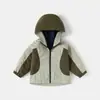 Chaquetas y Abrigos de Otoño 2026 para Niños Chaquetas con Capucha y Cremallera de Primavera Ropa Deportiva Casual para Bebés Ropa Infantil de Moda al por Mayor
