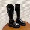Botas Largas con un Toque de Caballero, Caña Alta pero Diseñadas en Estilo Coreano 2025, Botas Altas hasta la Rodilla para Mujer, Plisadas, Petite, Nuevo Estilo