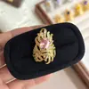 Anillo de Gema Rubí Sangre de Paloma Brillante para Mujer, Diseño Abierto con Diamantes Microincrustados, Lujoso y Elegante, Anillo Versátil de Moda