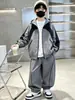 Conjunto de Ropa de Otoño para Niños: Conjunto de Dos Piezas: Sudadera con Capucha y Pantalones de Pierna Ancha, Estilo Coreano Casual Deportivo de Moda para Niños Mayores, Nueva Colección de Otoño