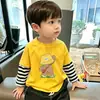 Camiseta infantil de manga longa com efeito de duas peças, nova coleção de outono 2026, camiseta básica de algodão puro para crianças pequenas, médias e grandes