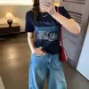 Nuevo Top Pulóver Único de Nicho Estilo Coreano Ajustado con Cuello Redondo, Estampado de Personaje Femenino y Letras, Camiseta de Manga Corta